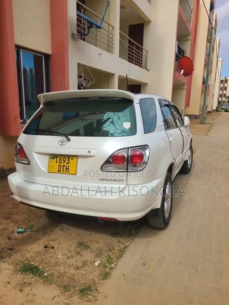 Toyota Harrier 2.4 16V 2001 White