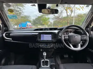 Toyota Hilux 2024 Matt Black