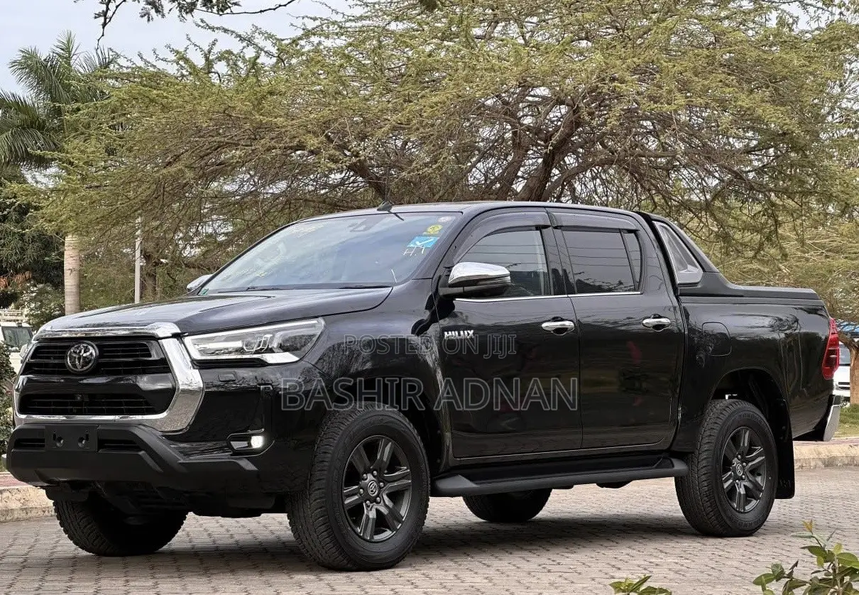 Toyota Hilux 2024 Matt Black
