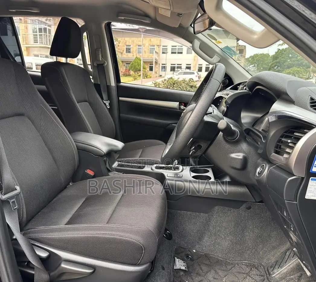 Toyota Hilux 2024 Matt Black