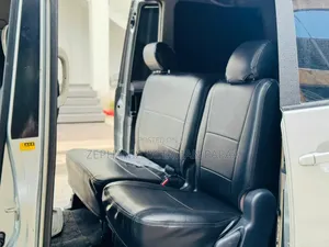 Toyota Noah 2004 Silver