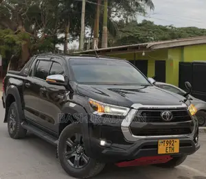 Toyota Hilux Revo Double Cab Deisel 2.4 AWD 2021 Black
