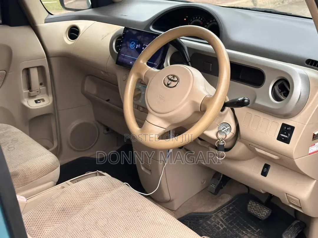 Toyota Porte 2005 Blue