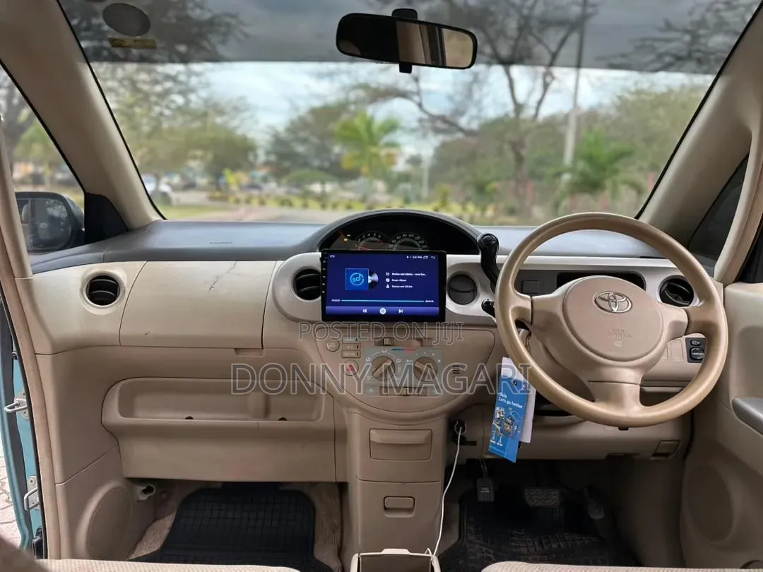 Toyota Porte 2005 Blue
