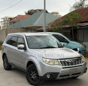Subaru Forester 2011 Silver