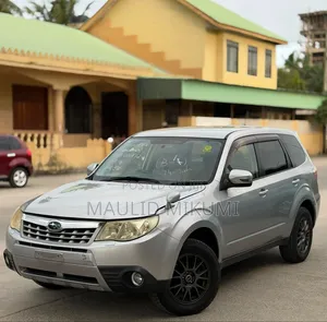 Subaru Forester 2011 Silver