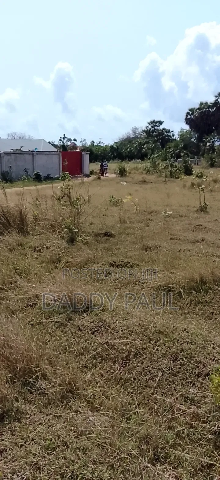 SQM 600 Plot for Sale at CHEKA Kigamboni