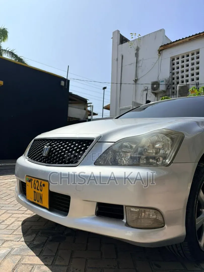 Toyota Crown 2006 Silver