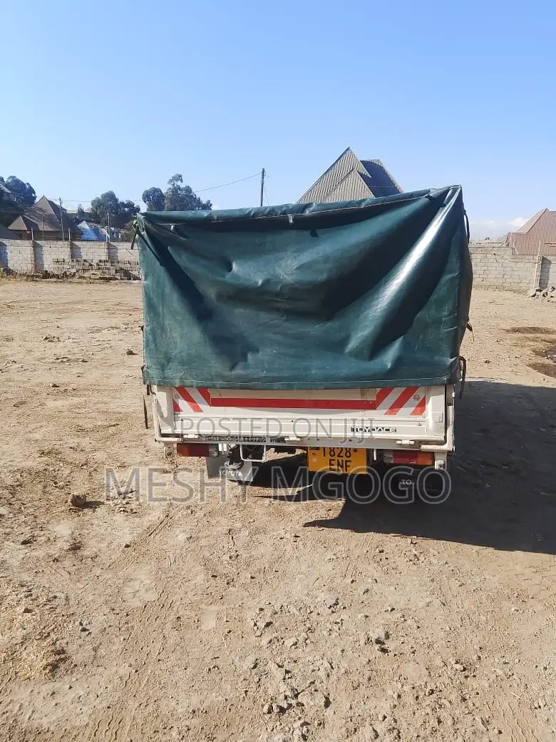 Toyoace Truck
