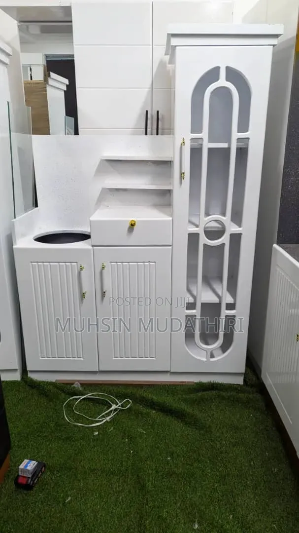 Kicheni Kabineti 260000/=
