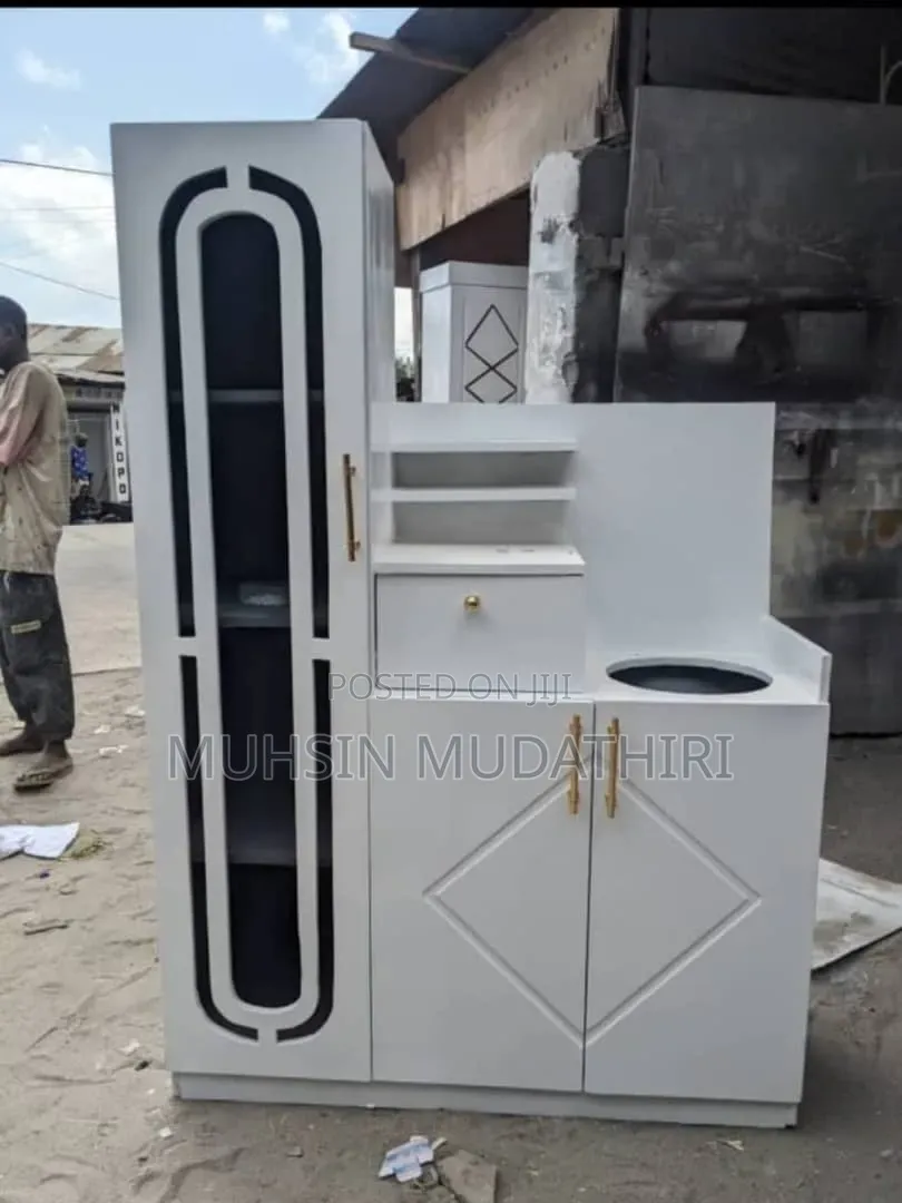 Kicheni Kabineti 260000/=