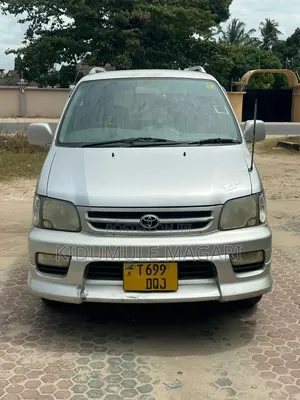 Toyota Noah 2001 Silver