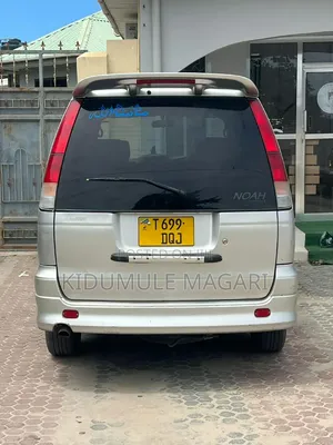 Toyota Noah 2001 Silver
