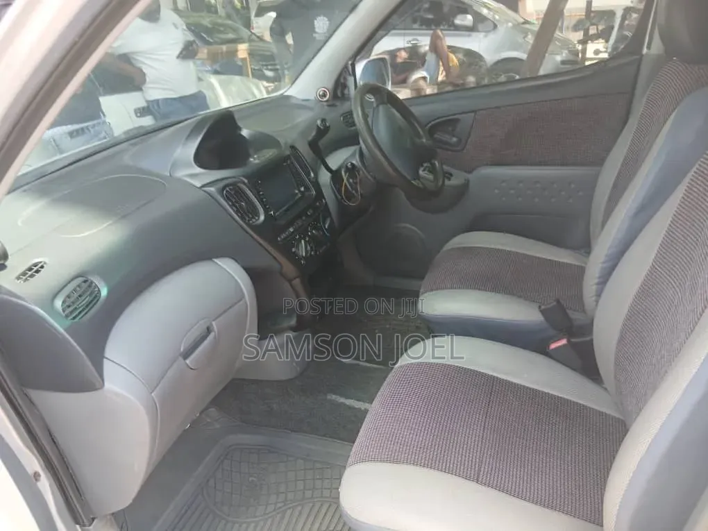 Toyota Fun Cargo 2005 Silver