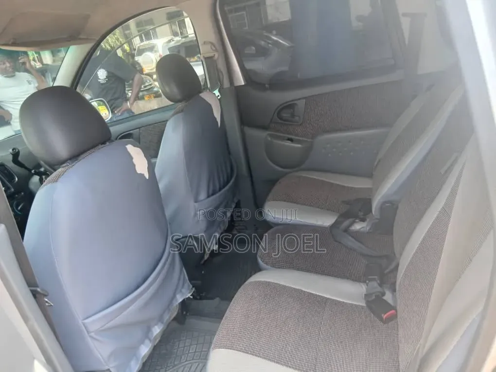Toyota Fun Cargo 2005 Silver