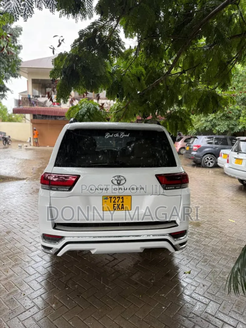 Toyota Land Cruiser 2020 White