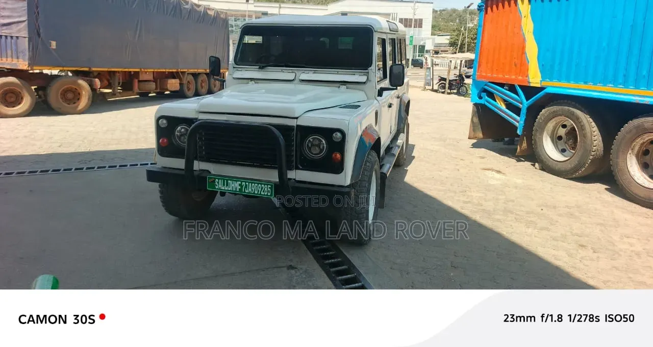 Land Rover Defender 2019 White