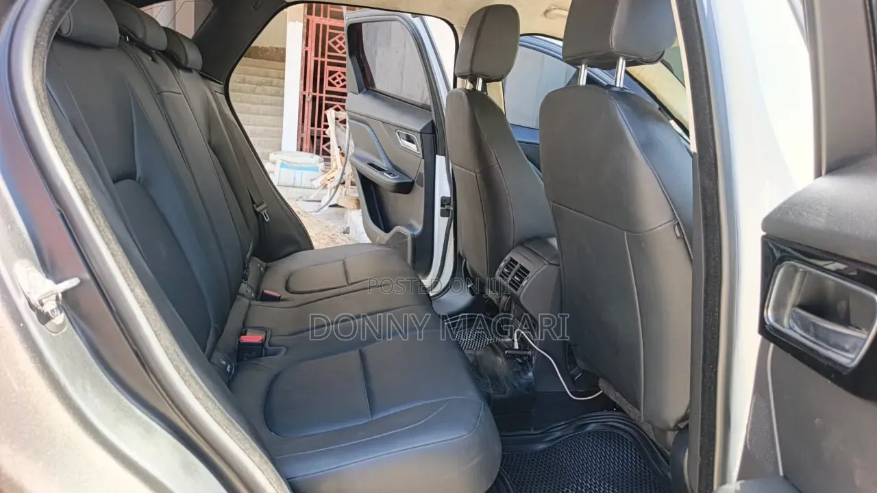 Jaguar F-Pace 2019 White
