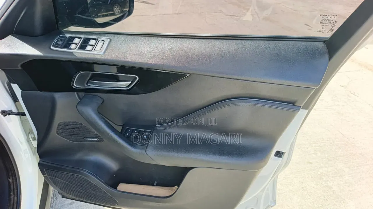 Jaguar F-Pace 2019 White