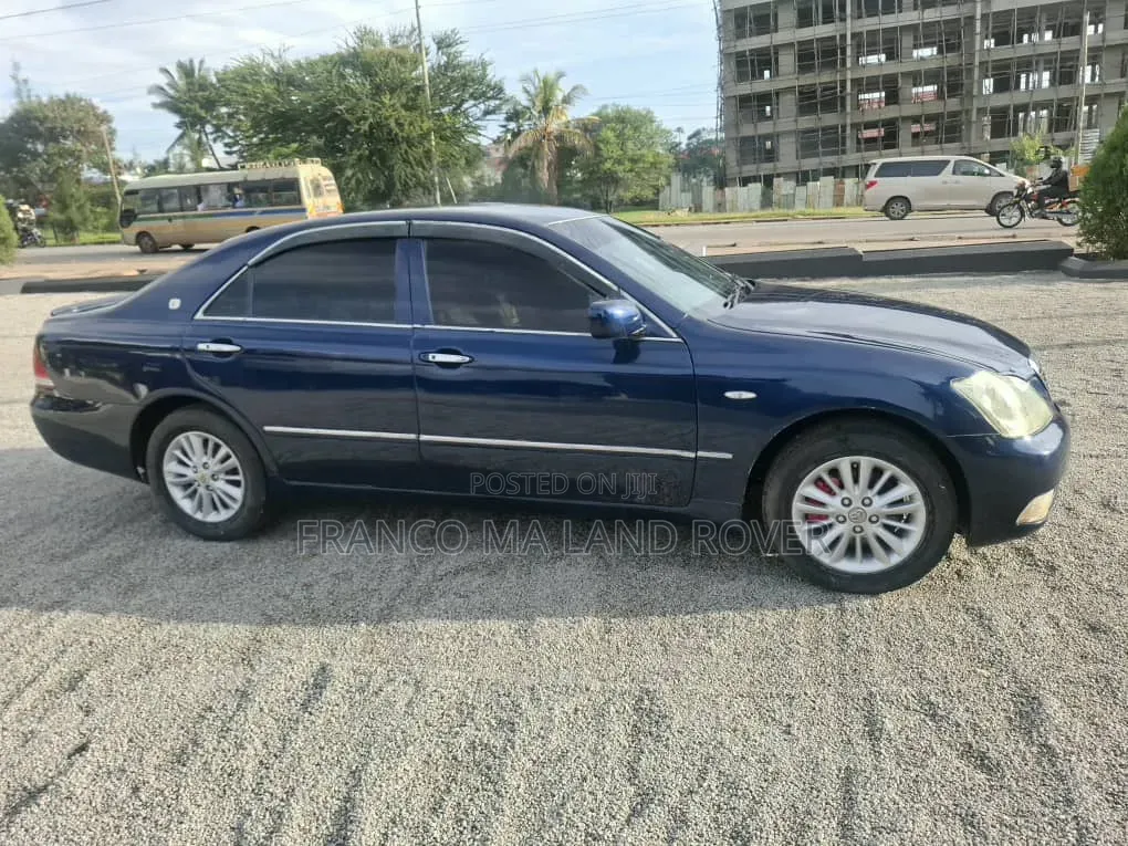 Toyota Crown 2001 Blue