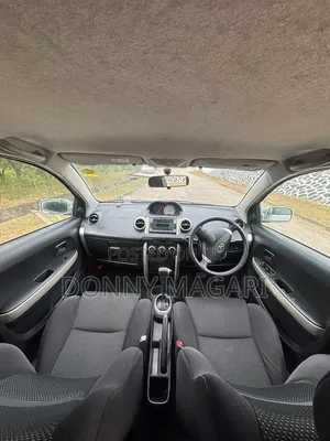 Toyota IST 2005 Silver