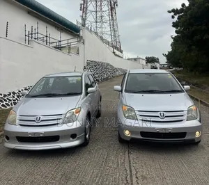 Toyota IST 2005 Silver