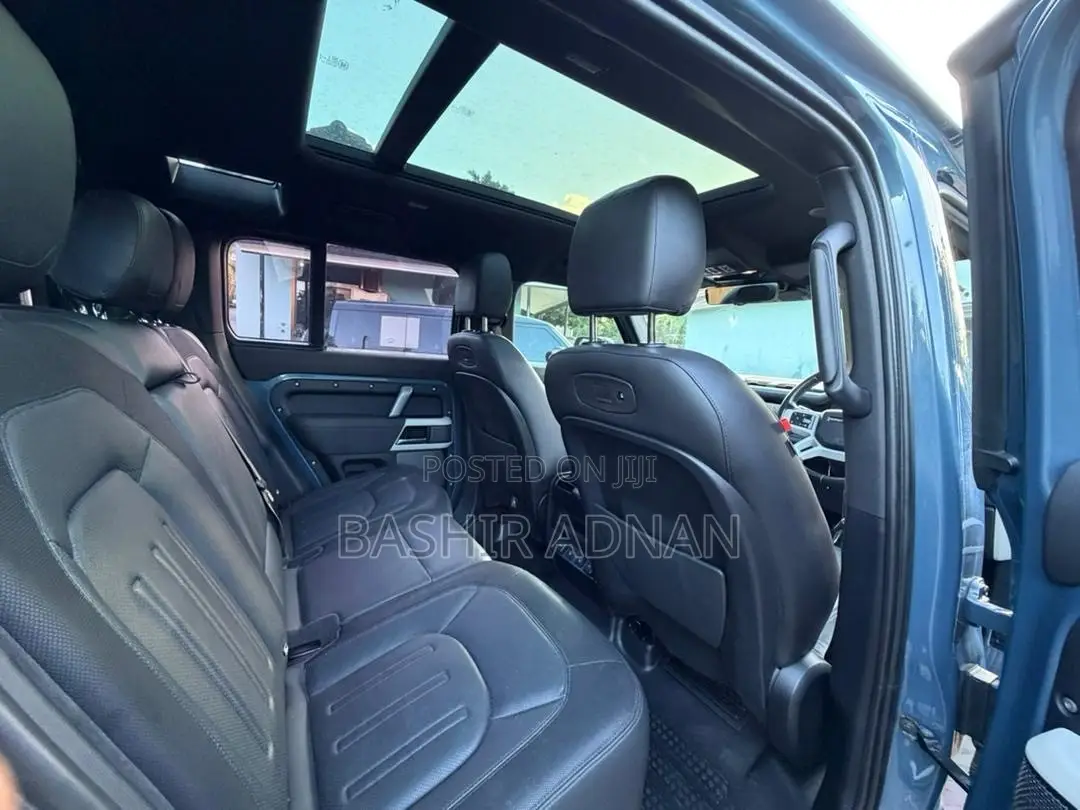 Land Rover Defender X-Dynamic SE 2021 Blue