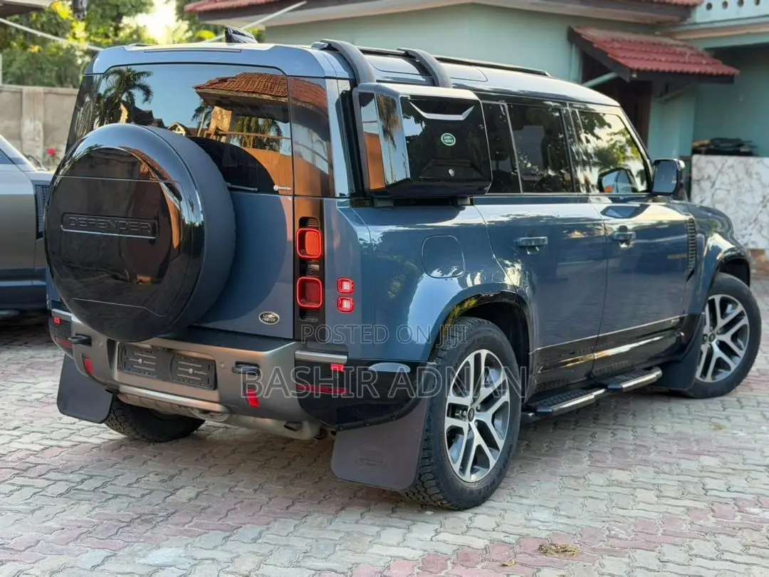 Land Rover Defender X-Dynamic SE 2021 Blue