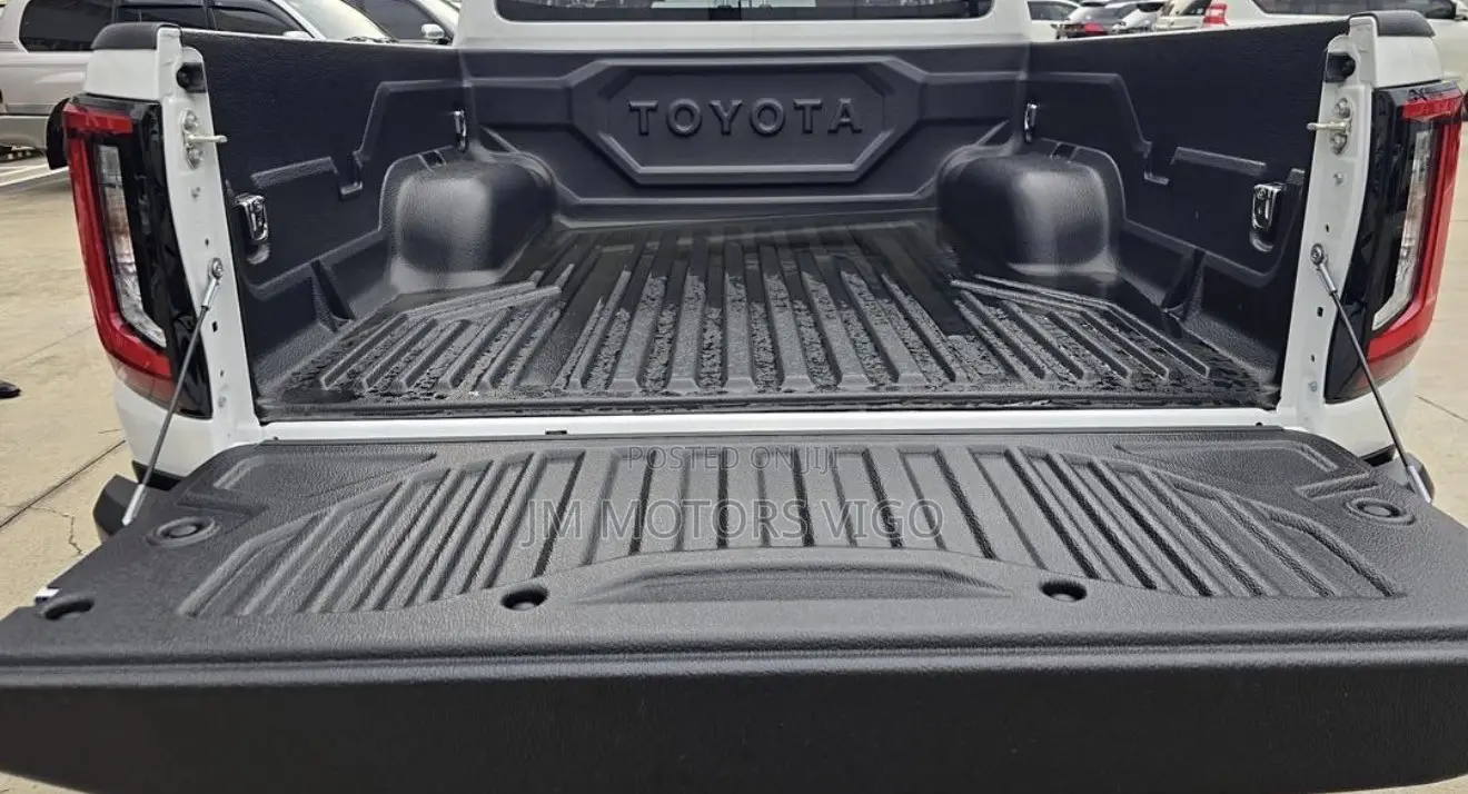 New Toyota Hilux 2026 Pearl