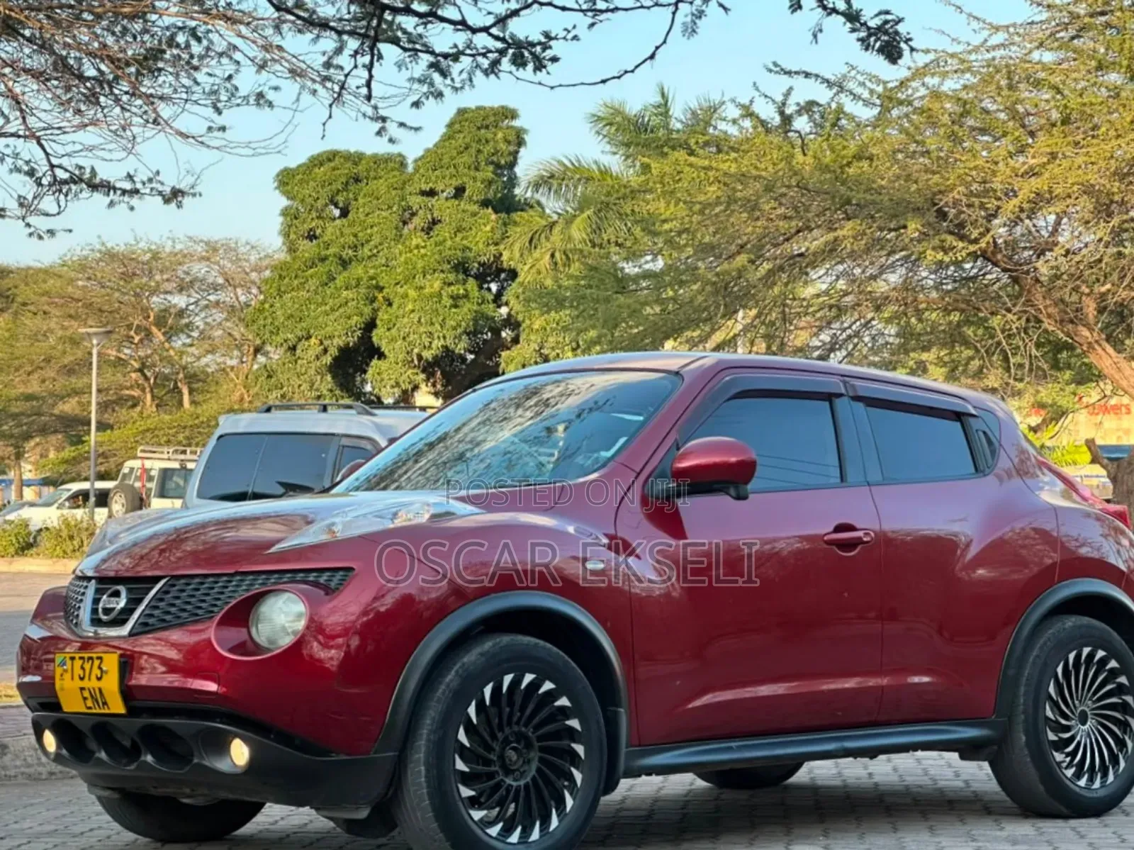 Nissan Juke 2012 Maroon