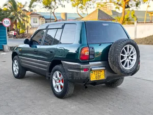 Toyota RAV4 1999 Blue