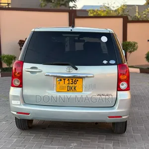 Toyota Raum 2004 Silver