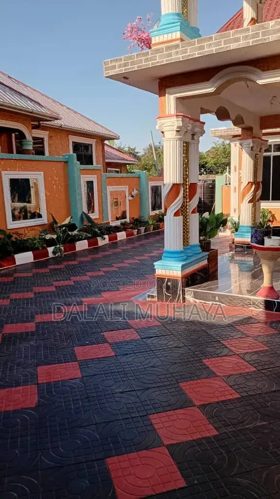 4bdrm Apartment in Mloganzira Dar Es, Mbezi for sale