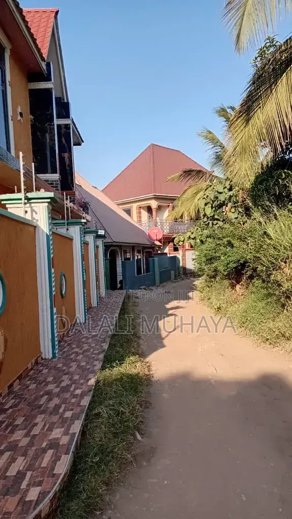 4bdrm Apartment in Mloganzira Dar Es, Mbezi for sale