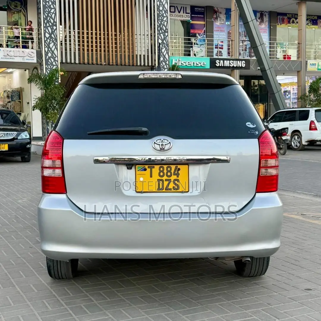 Toyota Wish 2004 Silver