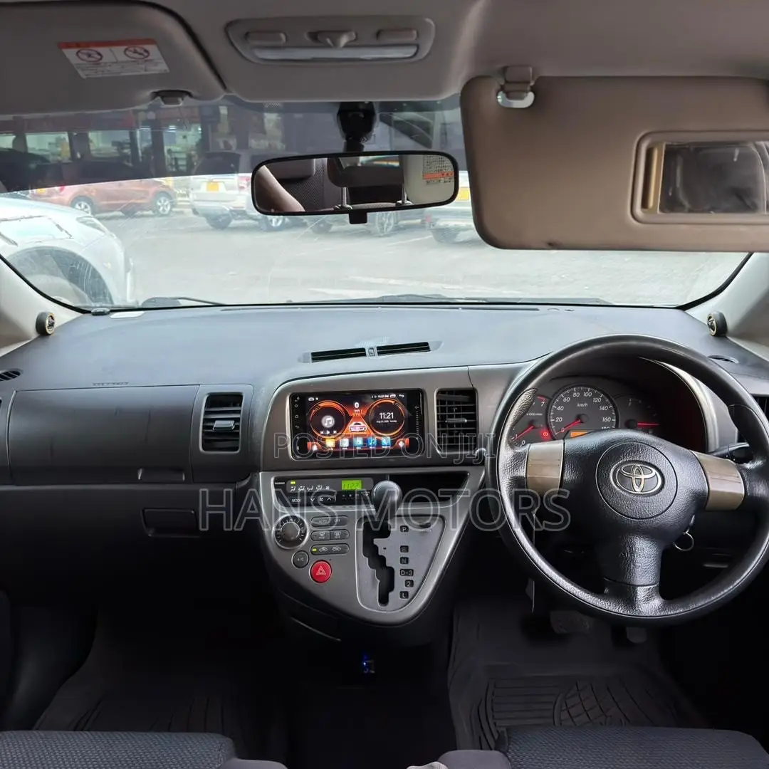 Toyota Wish 2004 Silver