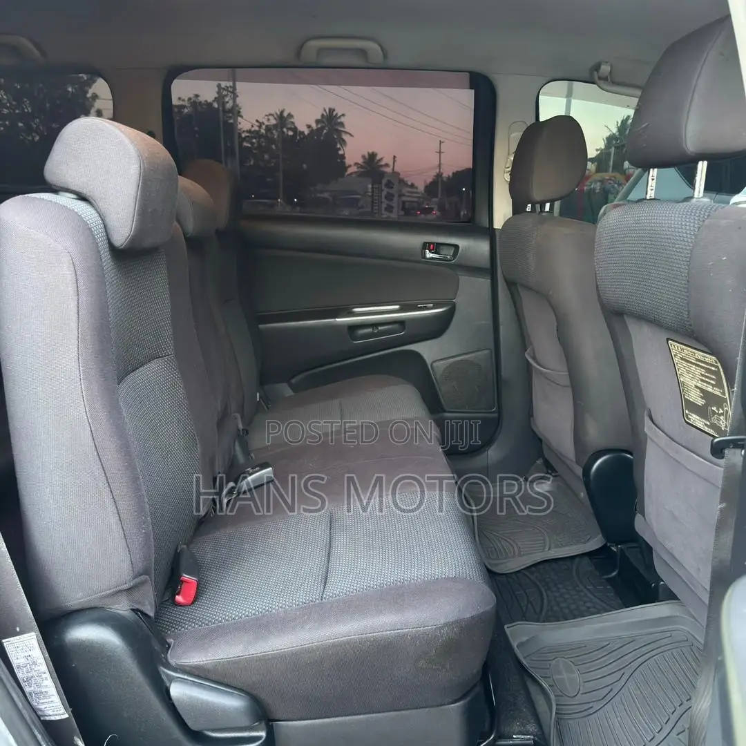 Toyota Wish 2004 Silver