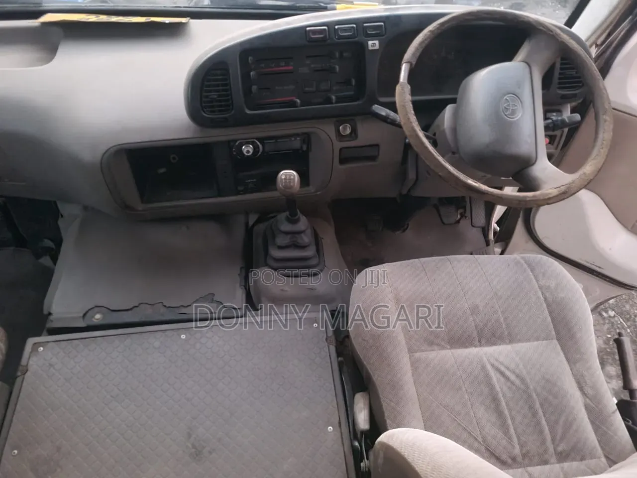 Toyota Coaster 2002 White