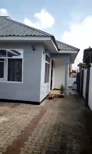 3bdrm Apartment in Mchakama Real Estate, Kinyerezi for sale