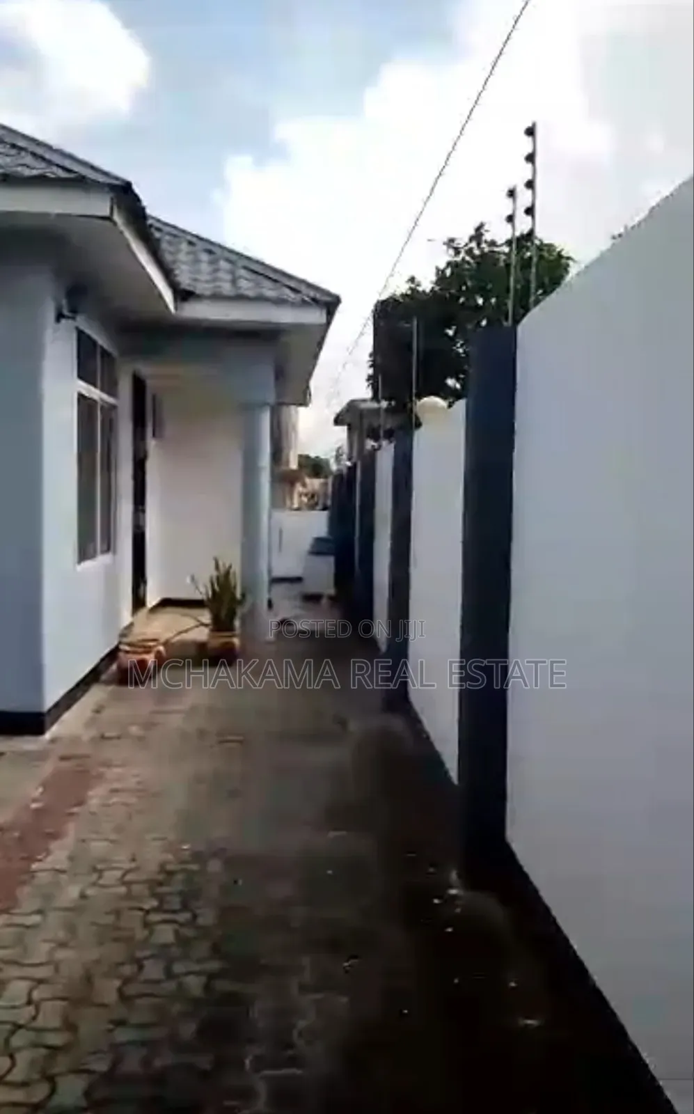 3bdrm Apartment in Mchakama Real Estate, Kinyerezi for sale
