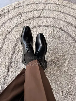 Elegant Men’s Leather Dress Shoes