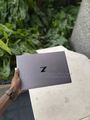 Laptop HP ZBook Firefly 14 G7 32GB Intel Core i7 SSD 1T