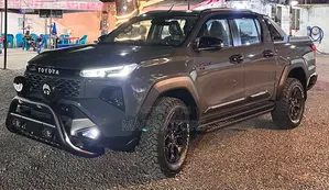 New Toyota Hilux High 2026 Gray
