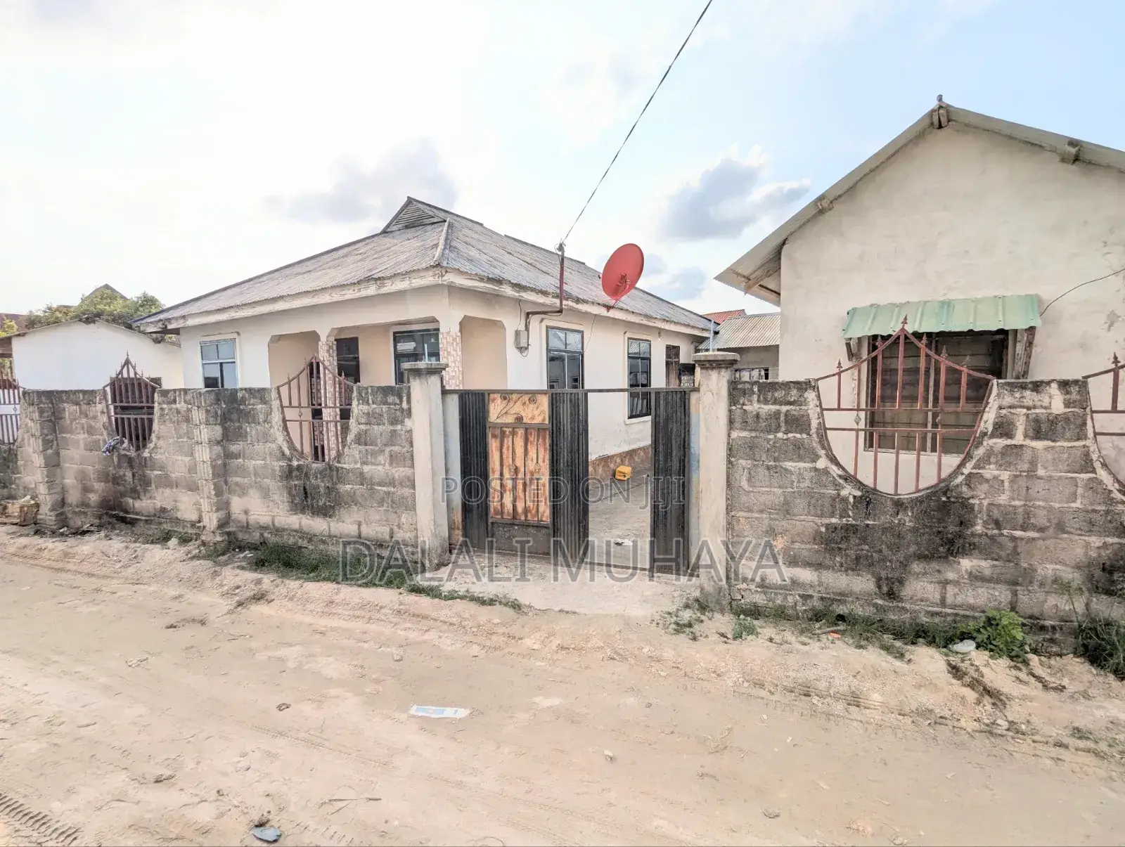 10bdrm House in Rada, Pugu for sale