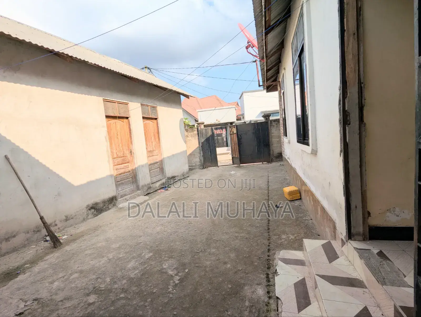 10bdrm House in Rada, Pugu for sale