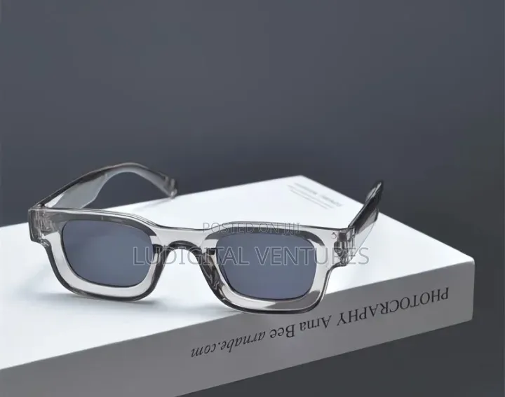 Gray Frames Sun Glasses /Classic Designs