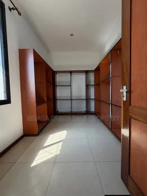 5bdrm House in Masaki for rent
