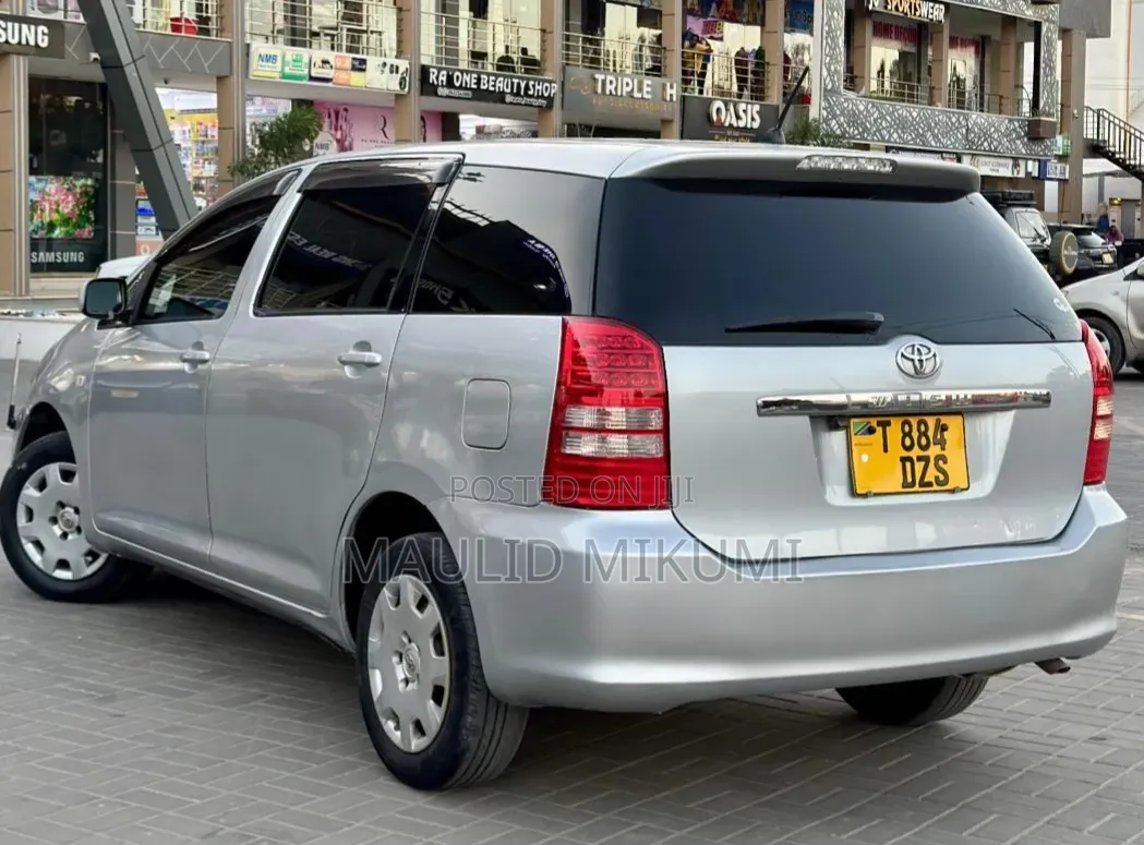 Toyota Wish 2004 Silver