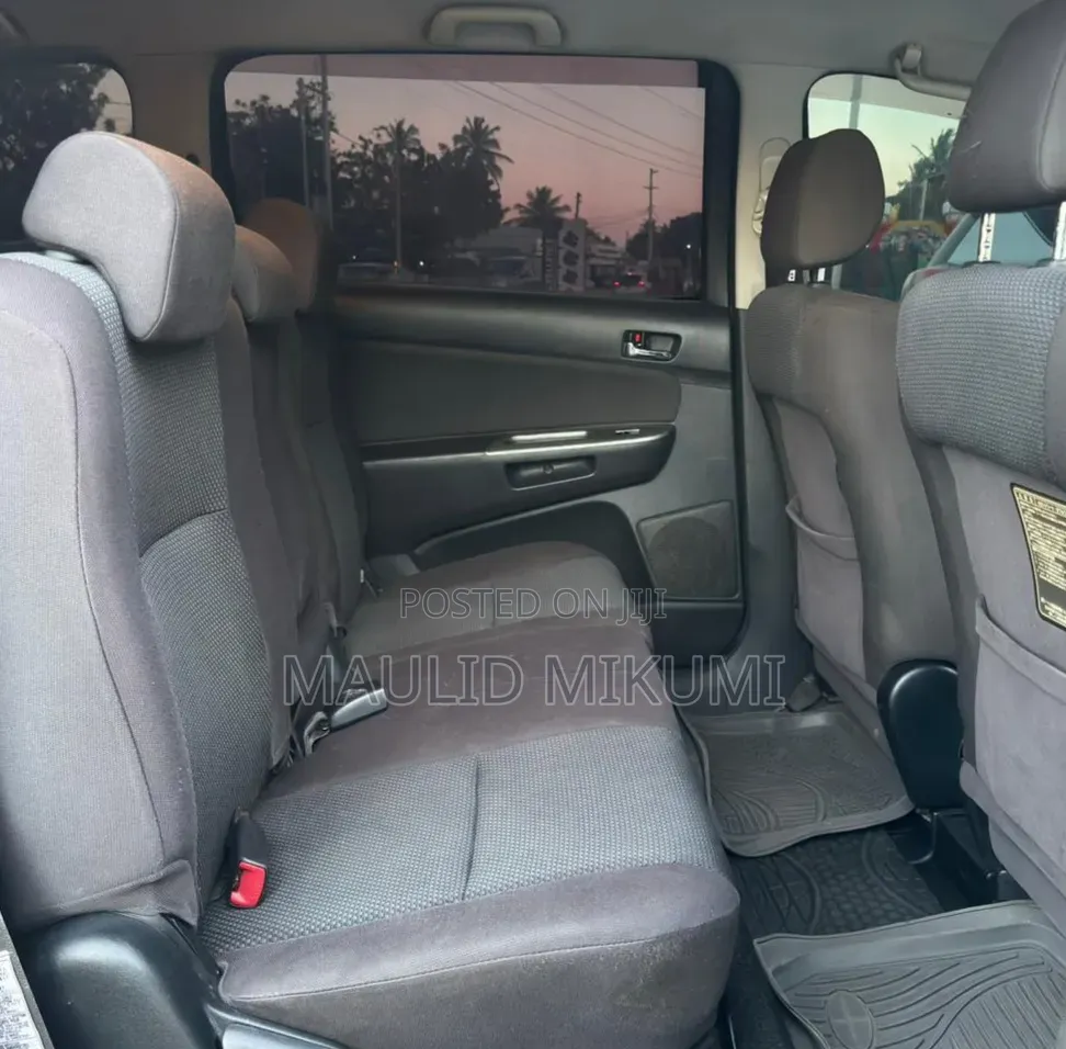 Toyota Wish 2004 Silver