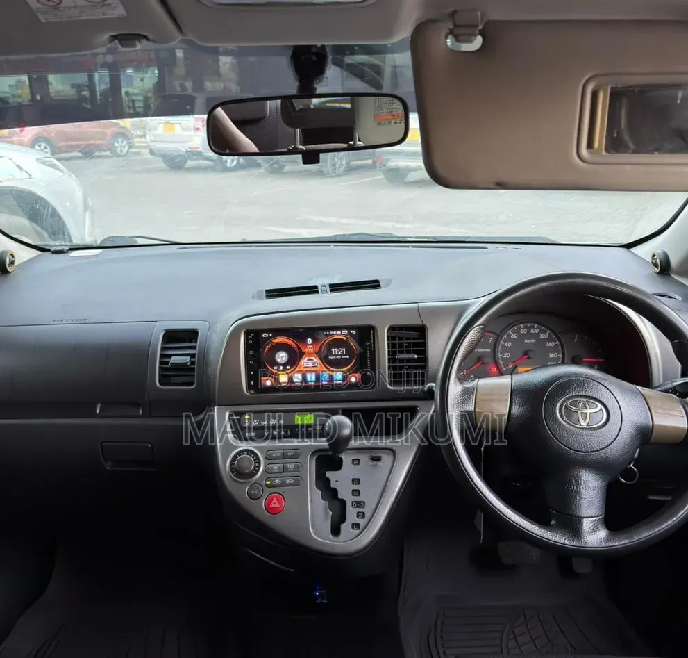 Toyota Wish 2004 Silver